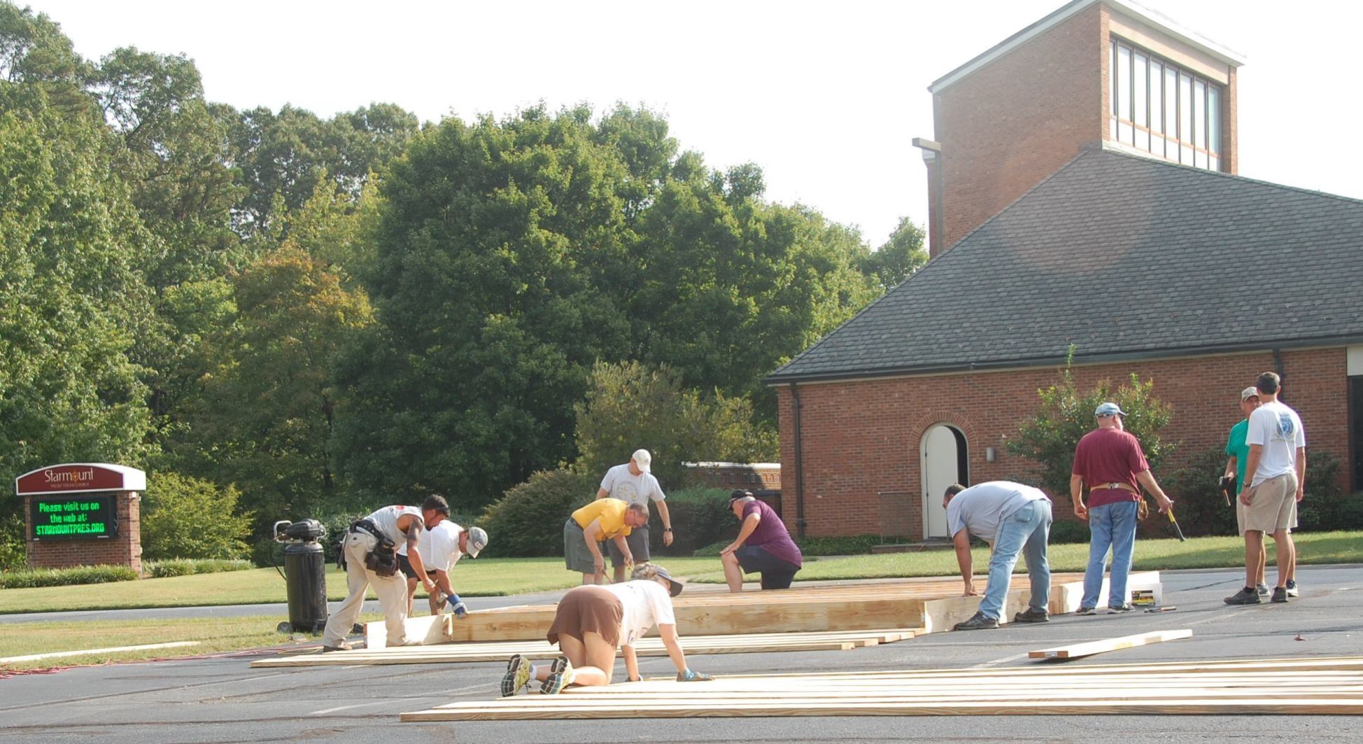 Starmount Presbyterian Church members build tiny home